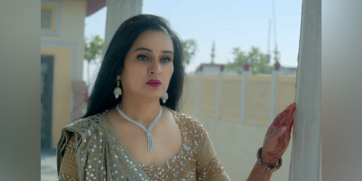 Padmini Kolhapure’s recreation of her iconic song, ‘Yeh Galiyan Yeh Chaubara’ is out now!