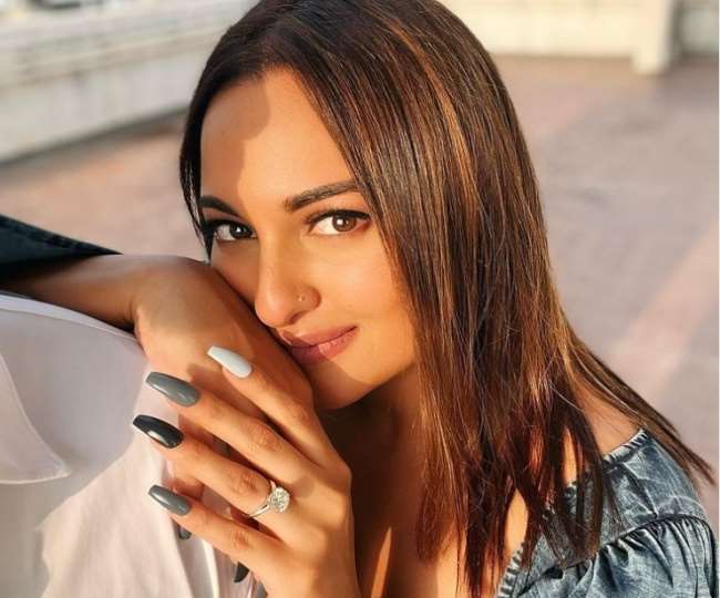 Sonakshi Sinha Engagement: Sonakshi Sinha got engaged, shared pictures and gave good news to the fans