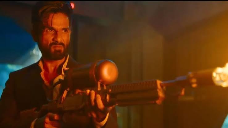 Review Bloody Daddy: Shahid shines through this action flick